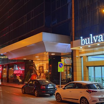 Bulvar Hotel