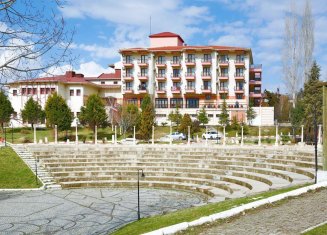 Golden Grass Thermal Hotel